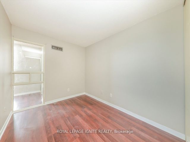 712 - 2466 Eglinton Ave E