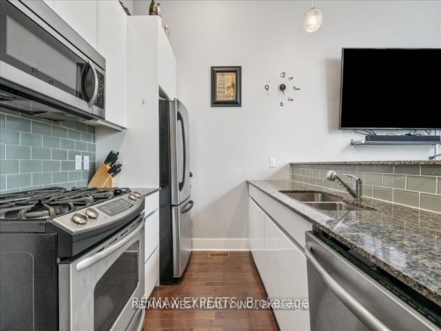 101 - 323 Kingston Rd