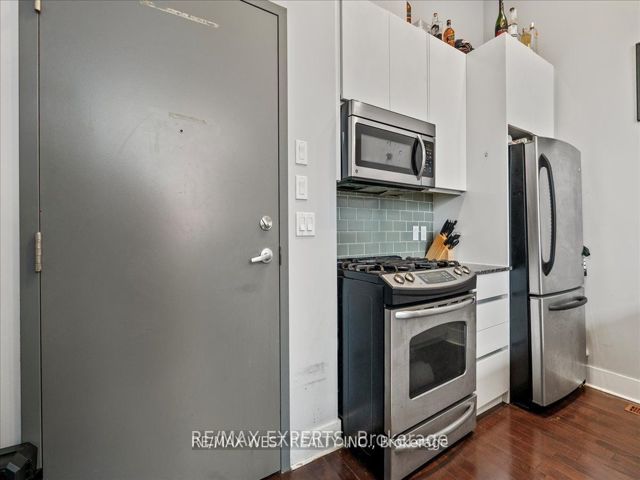 101 - 323 Kingston Rd