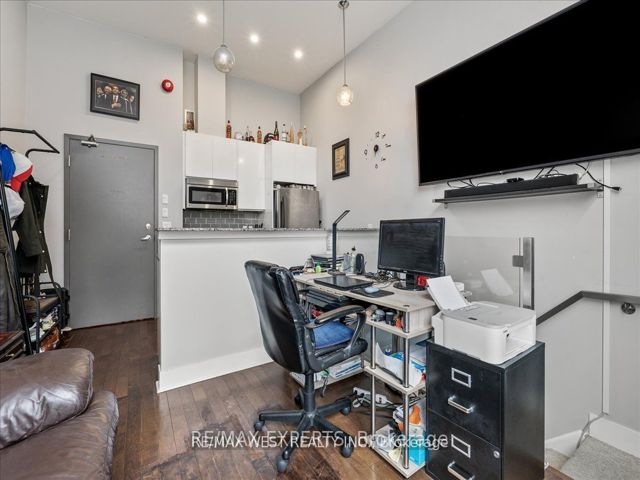 101 - 323 Kingston Rd