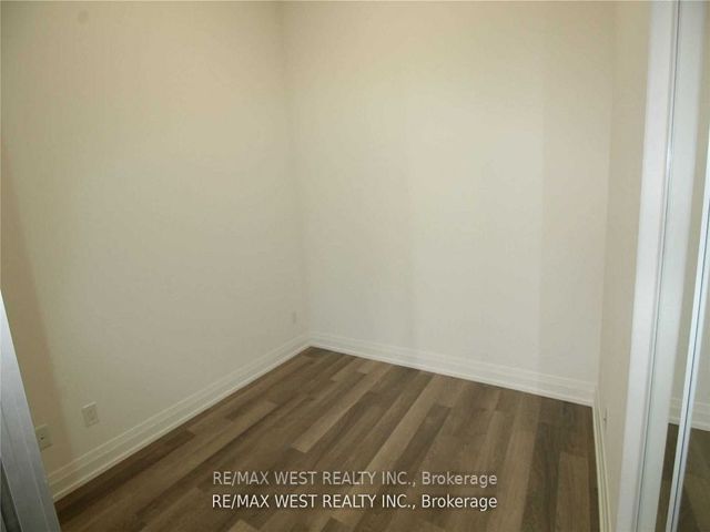 222 - 3121 Sheppard Ave E