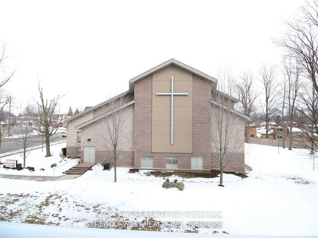 222 - 3121 Sheppard Ave E