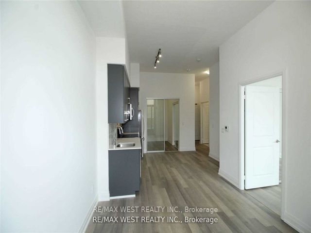 222 - 3121 Sheppard Ave E
