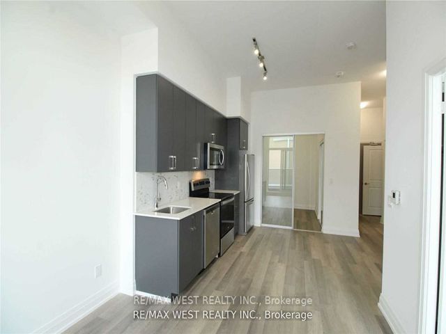 222 - 3121 Sheppard Ave E