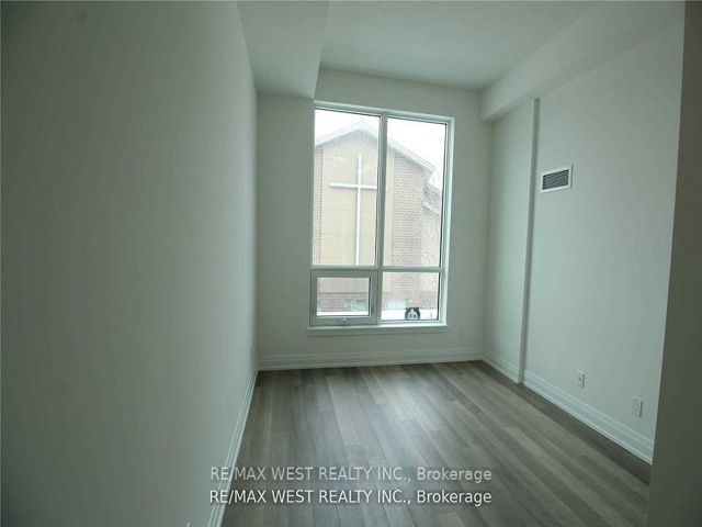 222 - 3121 Sheppard Ave E