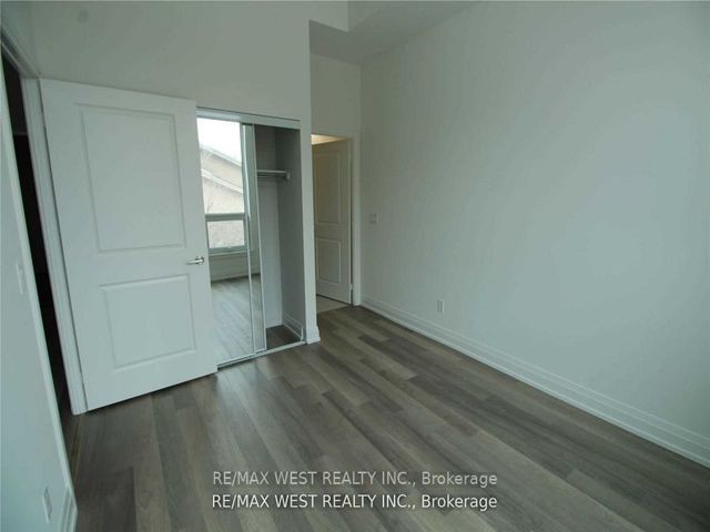 222 - 3121 Sheppard Ave E