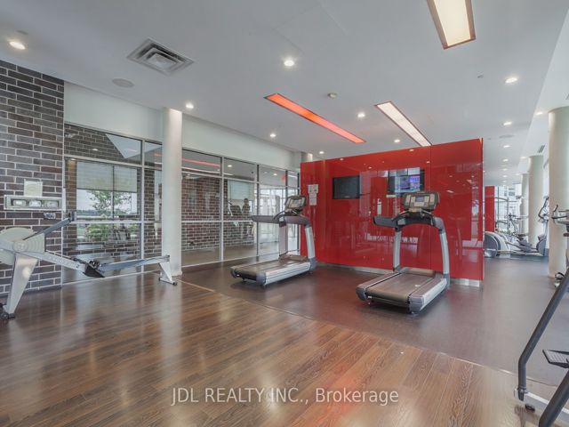 3211 - 125 Village Green Sq