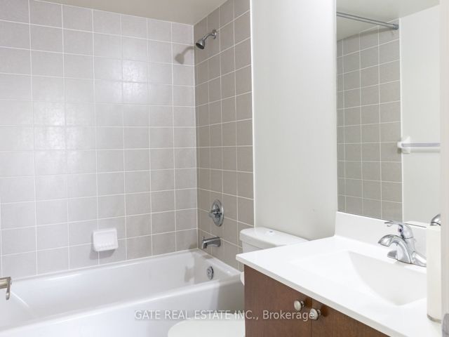 1404 - 151 Village Green Sq W