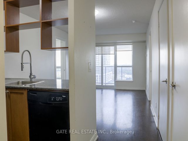 1404 - 151 Village Green Sq W