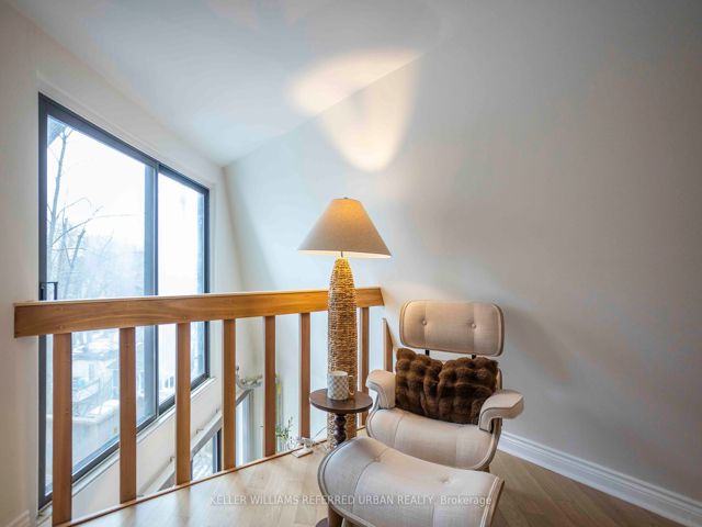 6 - 2366 Queen St E