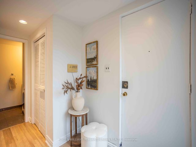 6 - 2366 Queen St E
