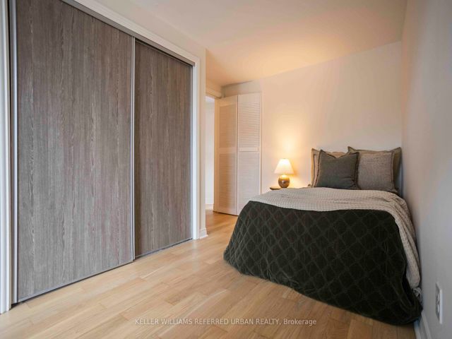 6 - 2366 Queen St E