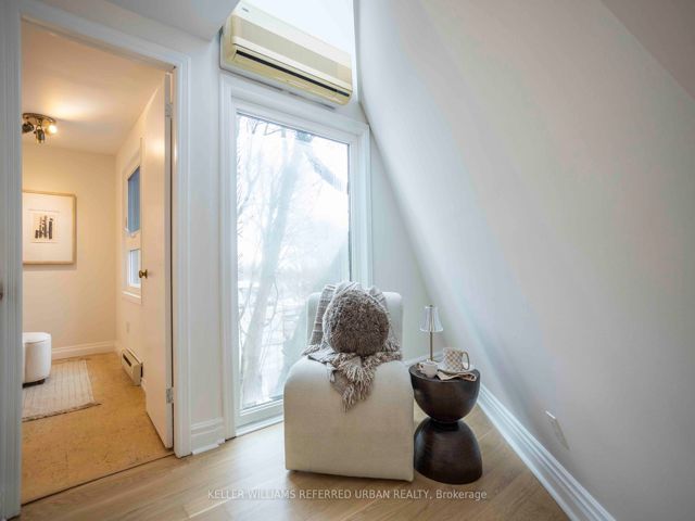 6 - 2366 Queen St E