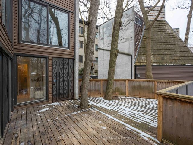 6 - 2366 Queen St E