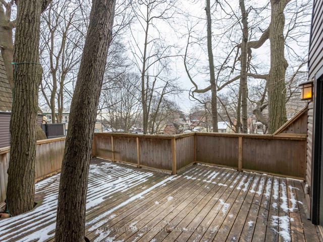 6 - 2366 Queen St E