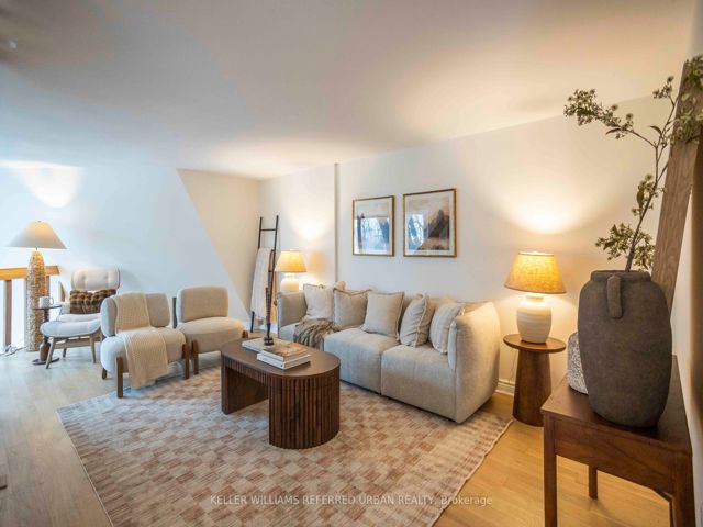 6 - 2366 Queen St E