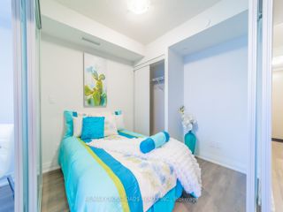 422 - 20 Meadowglen Pl