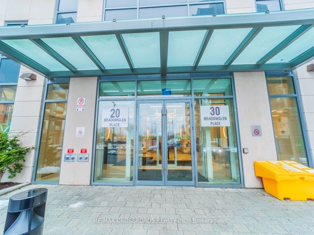 422 - 20 Meadowglen Pl