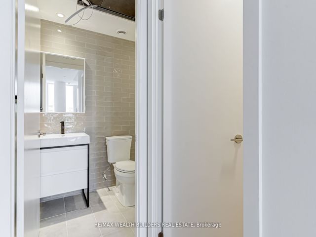 627 - 150 Logan Ave