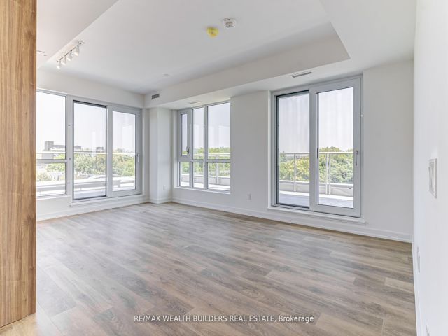 627 - 150 Logan Ave
