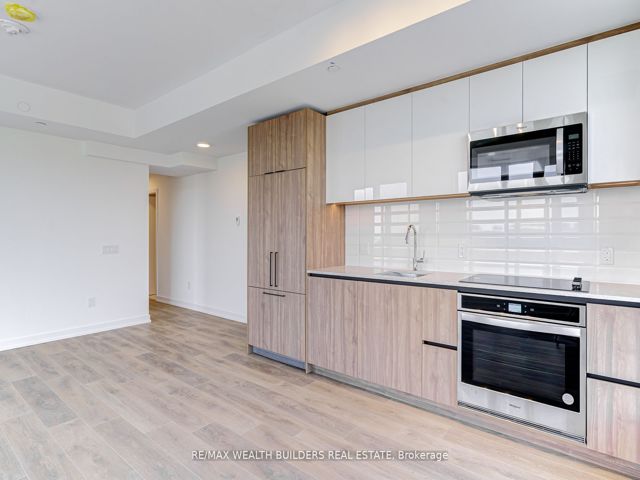 627 - 150 Logan Ave