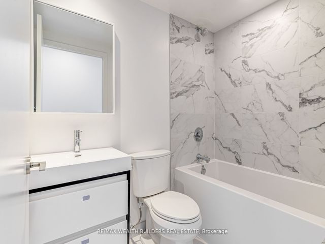 627 - 150 Logan Ave