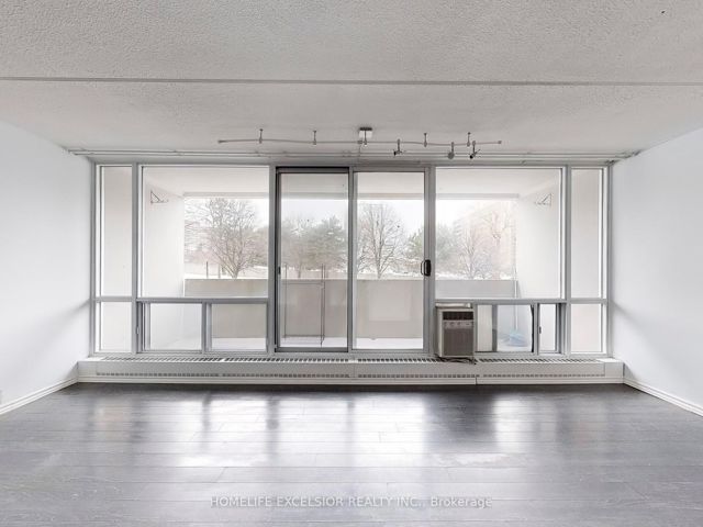 202 - 2 Glamorgan Ave