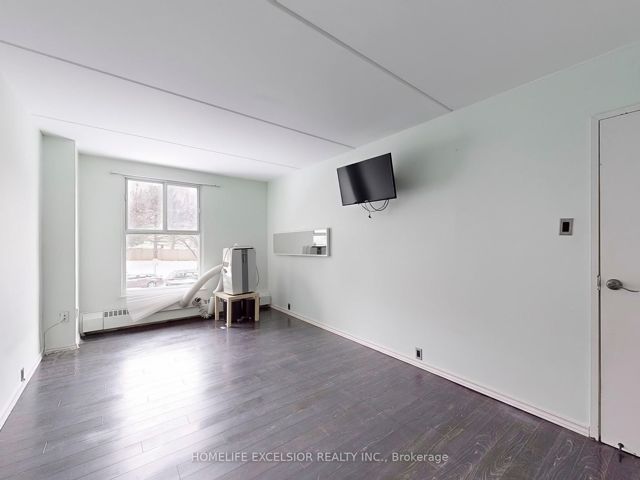 202 - 2 Glamorgan Ave