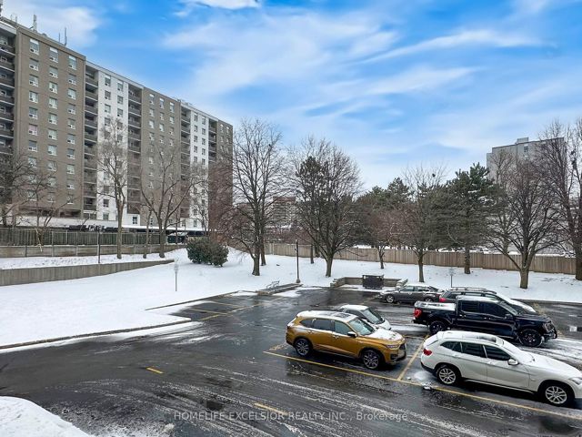 202 - 2 Glamorgan Ave