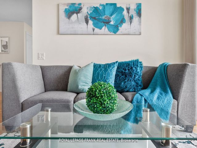 2310 - 61 Town Centre Crt