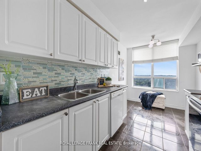 2310 - 61 Town Centre Crt