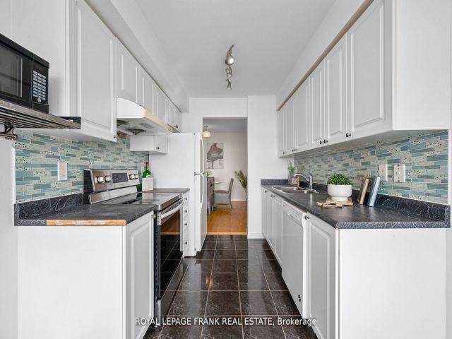 2310 - 61 Town Centre Crt
