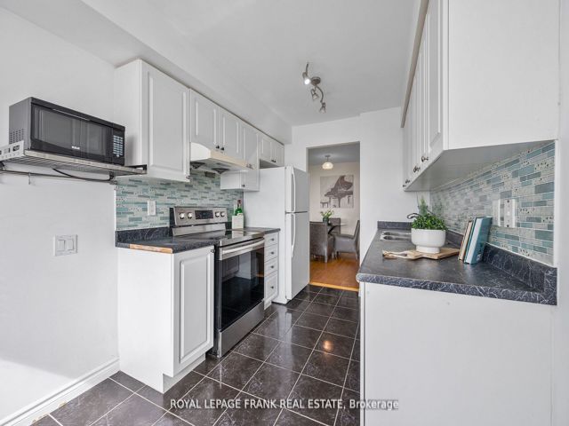 2310 - 61 Town Centre Crt
