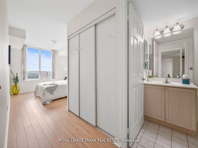 2310 - 61 Town Centre Crt
