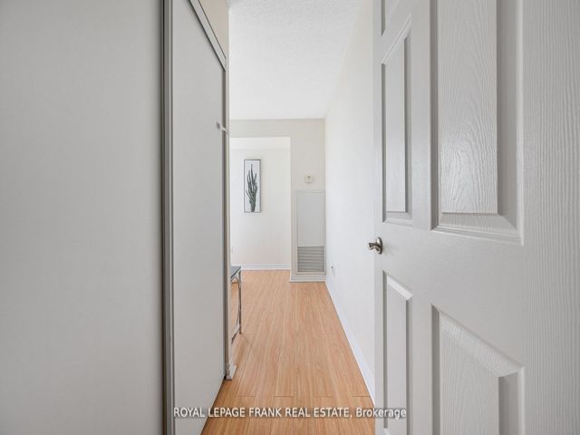 2310 - 61 Town Centre Crt