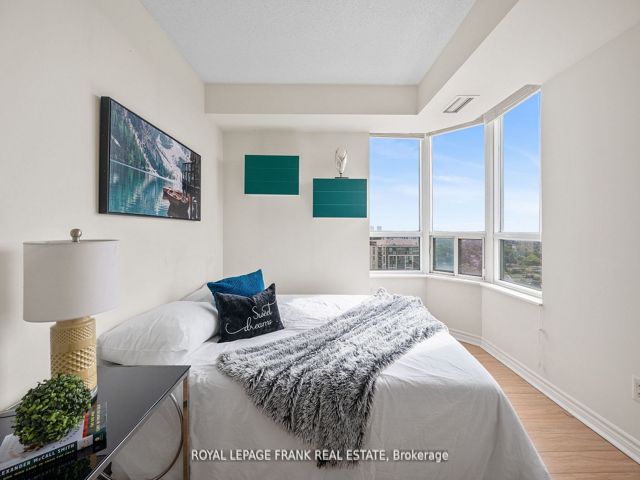 2310 - 61 Town Centre Crt