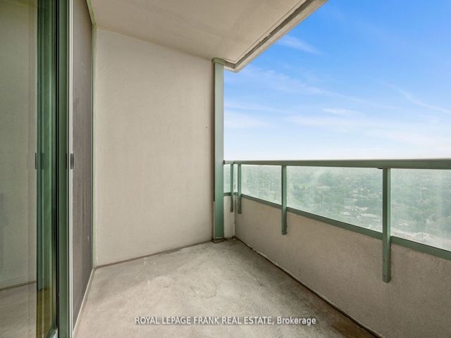 2310 - 61 Town Centre Crt