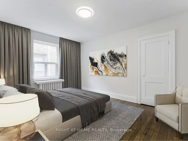 41 - 2404 Queen St E