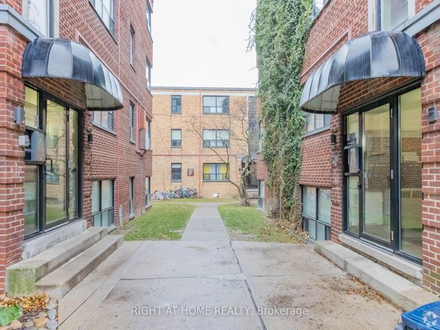 G12 - 3017 Queen St E