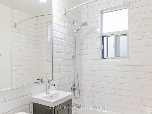 G12 - 3017 Queen St E