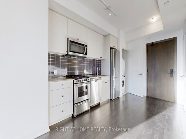 306 - 2799 Kingston Rd