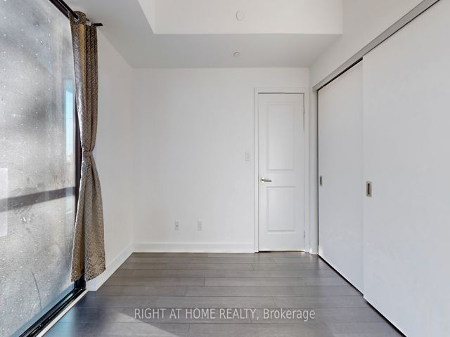 306 - 2799 Kingston Rd