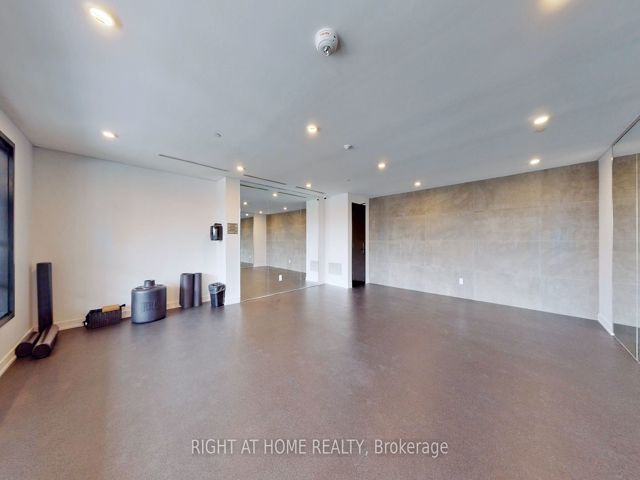 306 - 2799 Kingston Rd