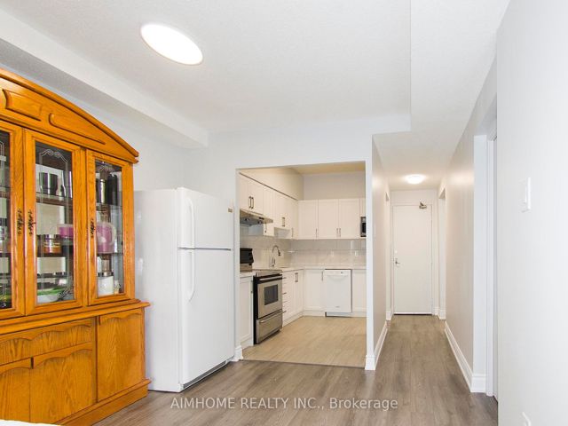 2201 - 4091 Sheppard Ave E