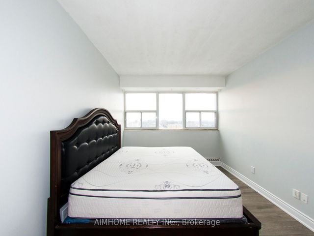 2201 - 4091 Sheppard Ave E