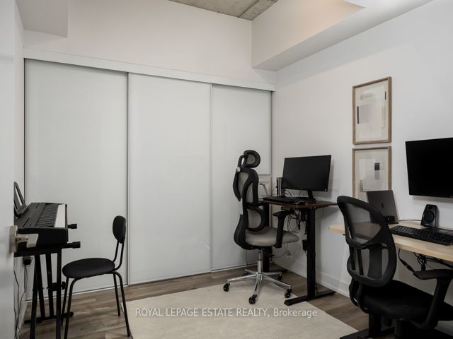 408 - 665 Queen St E