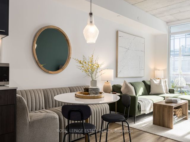 408 - 665 Queen St E