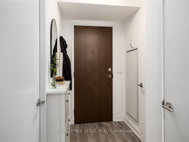 408 - 665 Queen St E