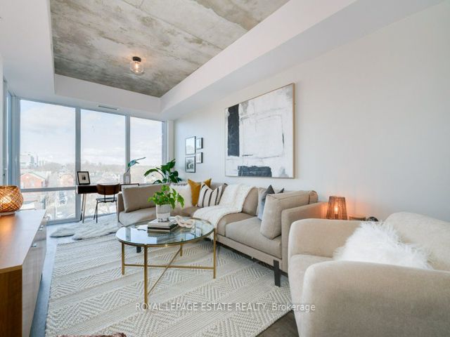 403 - 665 Queen St E