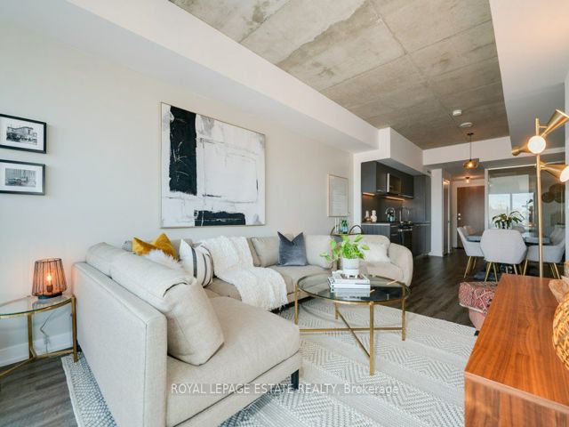 403 - 665 Queen St E